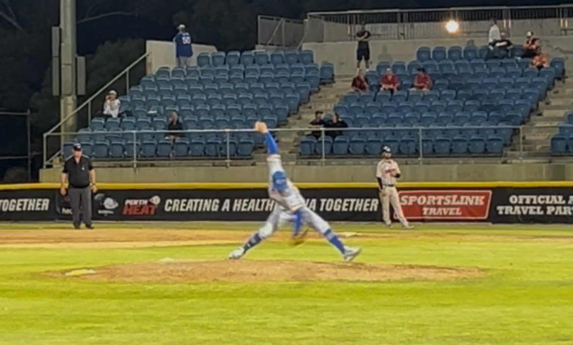 ht92nph14's tweet photo. Last night 
Came in as the second pitcher.
Worked out of trouble after a double and a walk, keeping it scoreless.
1 IP | 1 H | 1 BB | 2 K | 0 R

#HayateNakagawa
#BrisbaneBandits #DeNABaysters
#AustralianBaseballLeague #ABL
#中川颯 #DeNAベイスターズ https://t.co/B43MJgWcrI