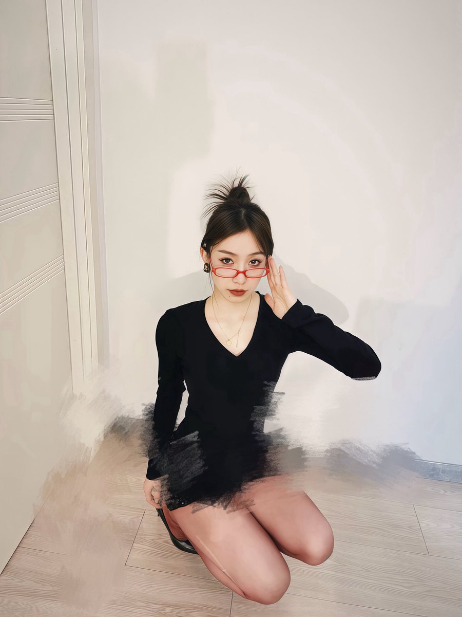 运动装瑜伽裤+白袜？
or性感包臀裙+黑丝？二选一 你们喜欢哪种
#体育生 #女大