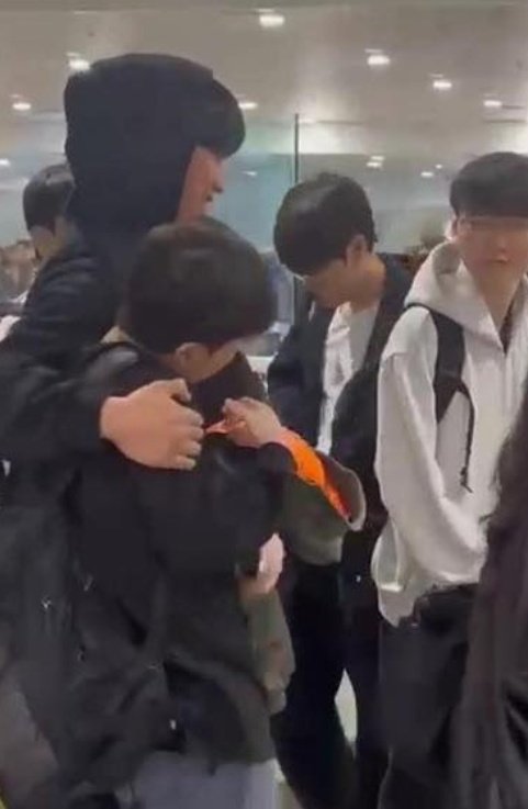 T1keriapics's tweet image. IF NOT BABY, WHY SO BABY CODED HERE KERIA!? HES SO SMOL 🥺🤏