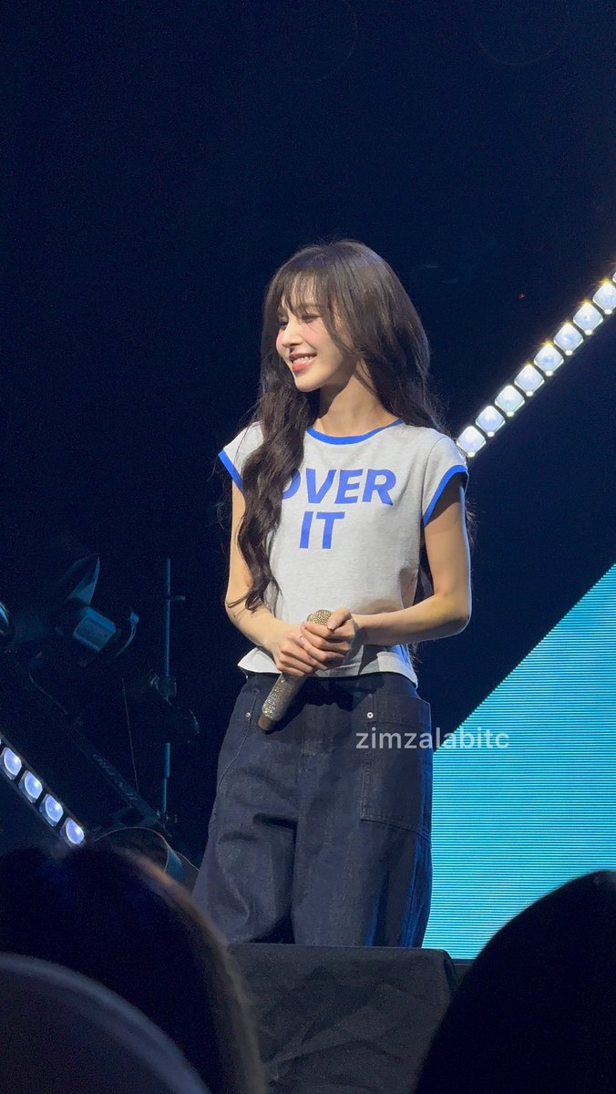 RT @zimzalabitc: Wendy for sound check! 😭💙 #WEALIVEinMY