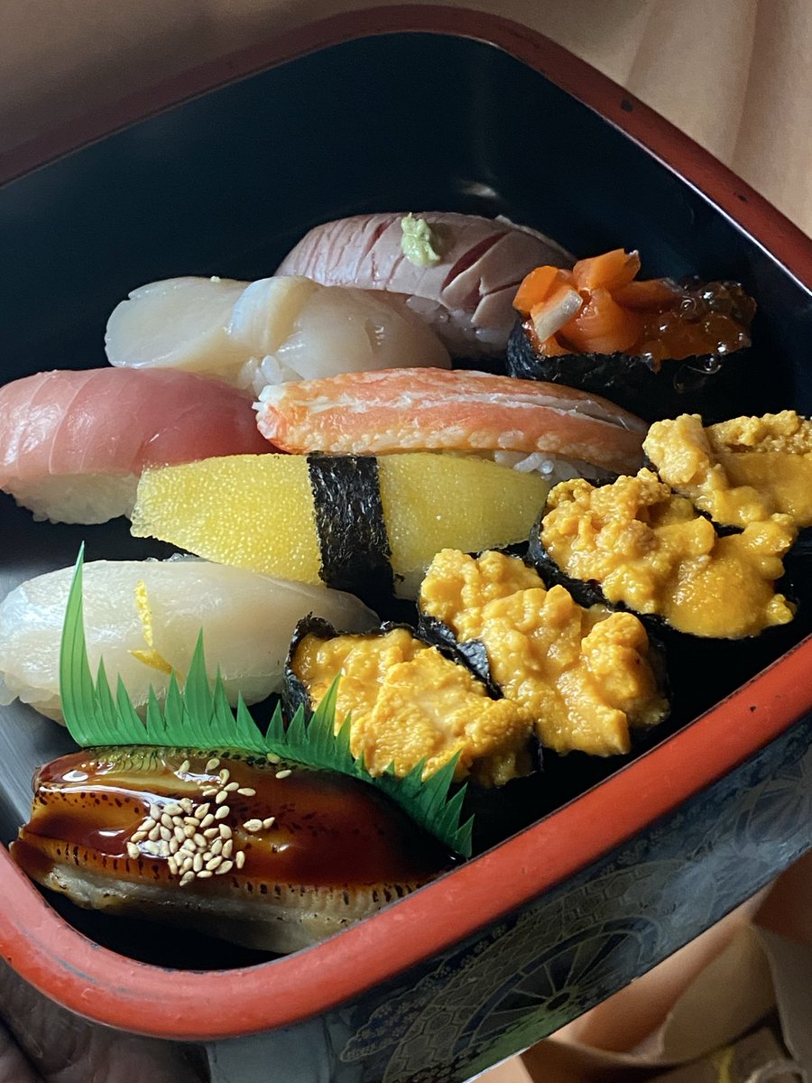 今日2025/12/20 宅配寿司で本日限定半額クーポンが あったので、寿司の