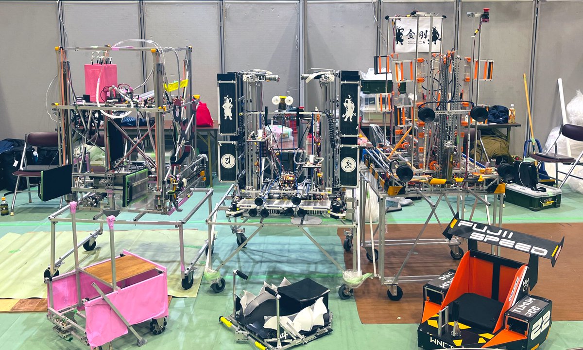 #きのくにロボットフェスティバル
1日目が終了しました‼️
明日は和歌山・神戸・奈良 の各高専ロボットがパフォーマンスを披露します🤖✨
また、パフォーマンス時間以外でも各高専のブースにロボットを展示しておりますので、間近でご覧いただけます！
ぜひ会場へお越しください🍀