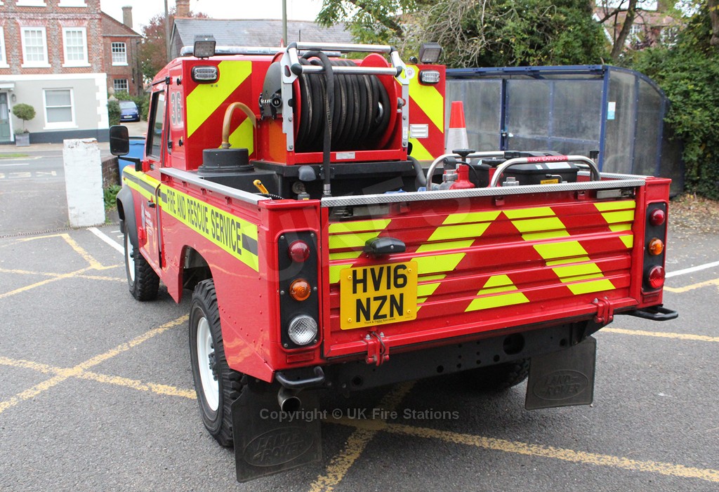 HAMPSHIRE &amp; IOW FRS - ALRESFORD - LR
<a href="/HantsIOW_fire/">Hampshire & Isle of Wight Fire & Rescue Service</a> <a href="/Alresford36/">Alresford Fire Stn</a>