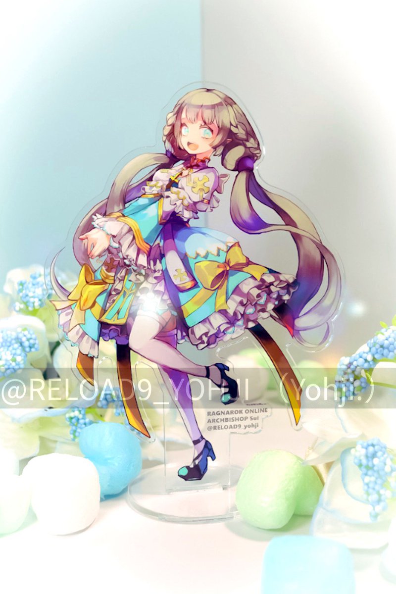 #RO23rdファン活動 #ROその他創作 

アークビショップのコスプレ衣装

セカンドコスチューム
自創作キャラの翆ちゃん（画像3枚目）をイメージしたカラーリングで自作しました
今でも自信作です🎀
（再掲）