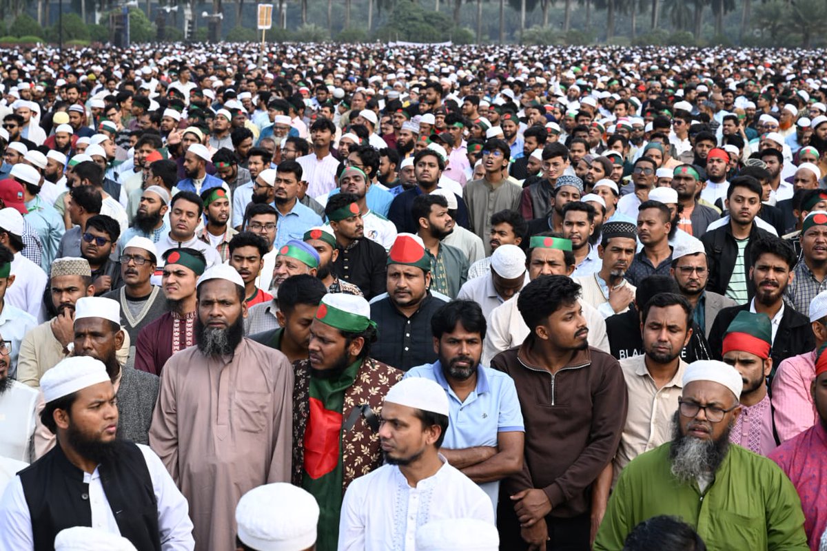 ChiefAdviserGoB's tweet photo. On Saturday, 20 December 2025, Chief Adviser Professor Muhammad Yunus attended the funeral of Sharif Osman Hadi at the National Parliament’s South Plaza.  

Photos: CA Press Wing https://t.co/04Nroispwk