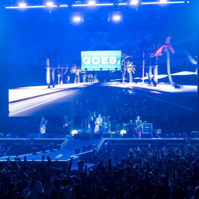realsoundjp's tweet photo. ┊✧✧✧[Alexandros] ライブレポート✧✧✧┊

🔗https://t.co/139i5RaWds

[Alexandros]が信じ続けたもっと輝く日
歴代ドラマー大集結――
“大切な人たち”の存在と『VIP PARTY』の意味

／
📸ライブ写真はこちら（全14枚）
https://t.co/jzALjTNVIo
＼
#Alexandros #VIPPARTY25 @alexandroscrew