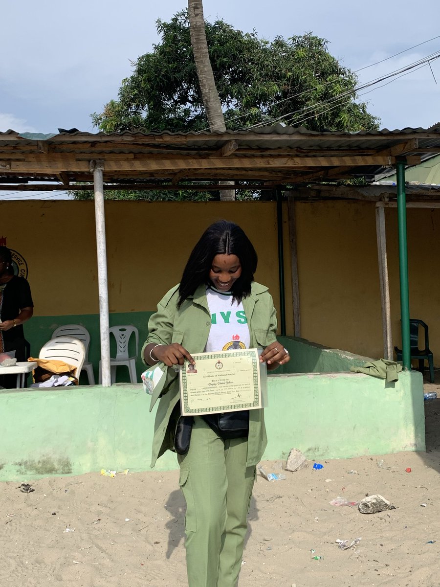 olayanjuife's tweet image. MY NYSC JOURNEY IS OFFICIALLY DONE!
On Thursday , I received my Discharge Certificate, and guess what? My PPA didn’t just host me… they hired me
Starting IMMEDIATELY my journey from corper to full-time pro begins NOW.
Gratitude to God and my family🙏.
#NewChapterBegins