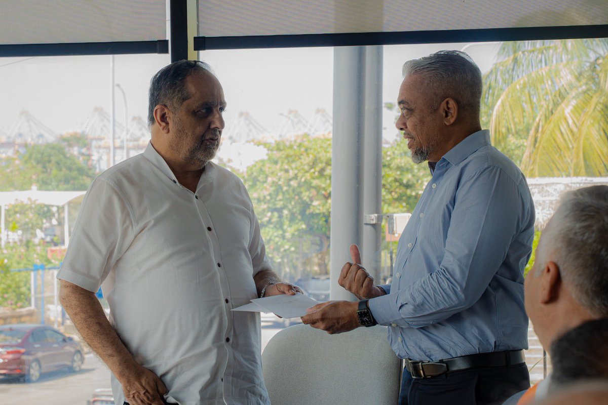 governorWP's tweet image. I hosted leaders of major corporates who are part of this year’s #LightsOfHope campaign for a special Christmas lunch. I thanked them for their support towards the Western Province’s Christmas appeal in contributing towards relief and rebuilding our country following the…