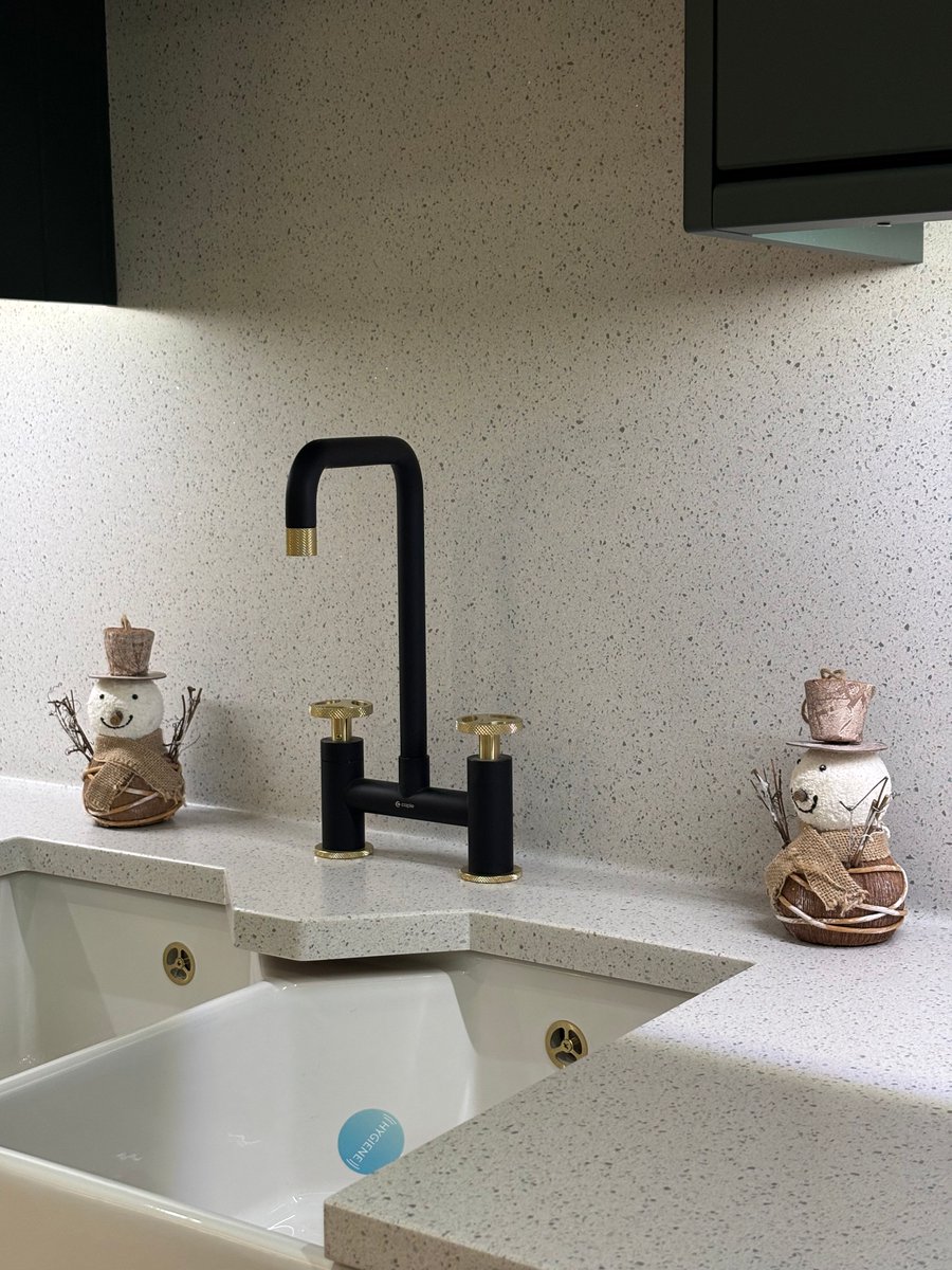 DirectKitchens1's tweet image. Come visit our festive showroom this December!

Gemma, Isabelle and the team are here to help turn your dream kitchen, bedroom or home office into a reality - now with 35% off all our kitchen ranges too! 

bit.ly/4472Av7 
184 Church St, Ecclesfield, Sheffield S35 9WG