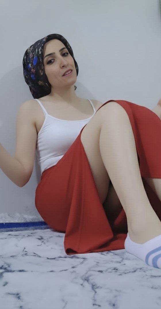 Karın şehir dışına çıktıktan sonra bu fotoğrafı attı bana gel beni sık diye zevkle sikeceğim gırtlağına kadar dölleyeceğim