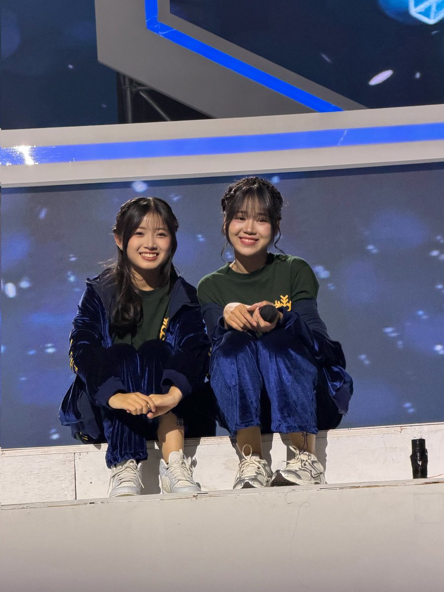 Ayoyo 🫠🤍 @RFritzy_JKT48 @AR_LanaJKT48 📸 : @kvnzx12