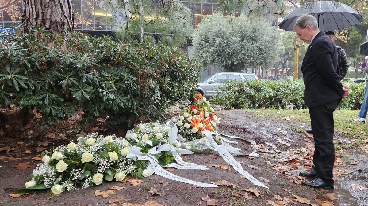 Se cumplen 25 años del asesinato, a manos de ETA, del agente de la Guardia Urbana de Barcelona Juan Miguel Gervilla. Hemos honrado su memoria en el lugar del crimen en el tributo organizado por <a href="/ACVOT/">ACVOT</a> y <a href="/GUBCNCSIF/">CSIF GUÀRDIA URBANA</a>.

Siempre con las víctimas y sus familias. Ni olvido ni blanqueo.