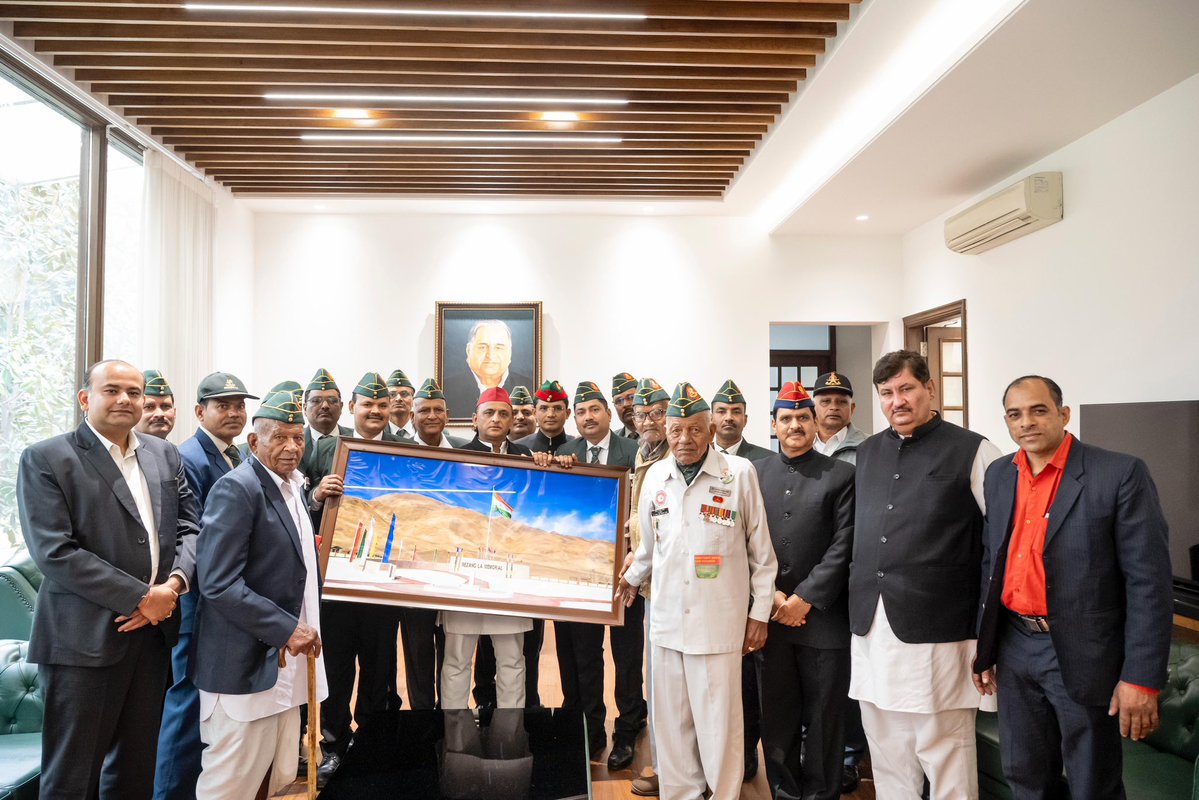 ‘रेजांग ला’ के वीर सैनिकों के सम्मान के सौभाग्यशाली क्षण। 

जय हिंद!