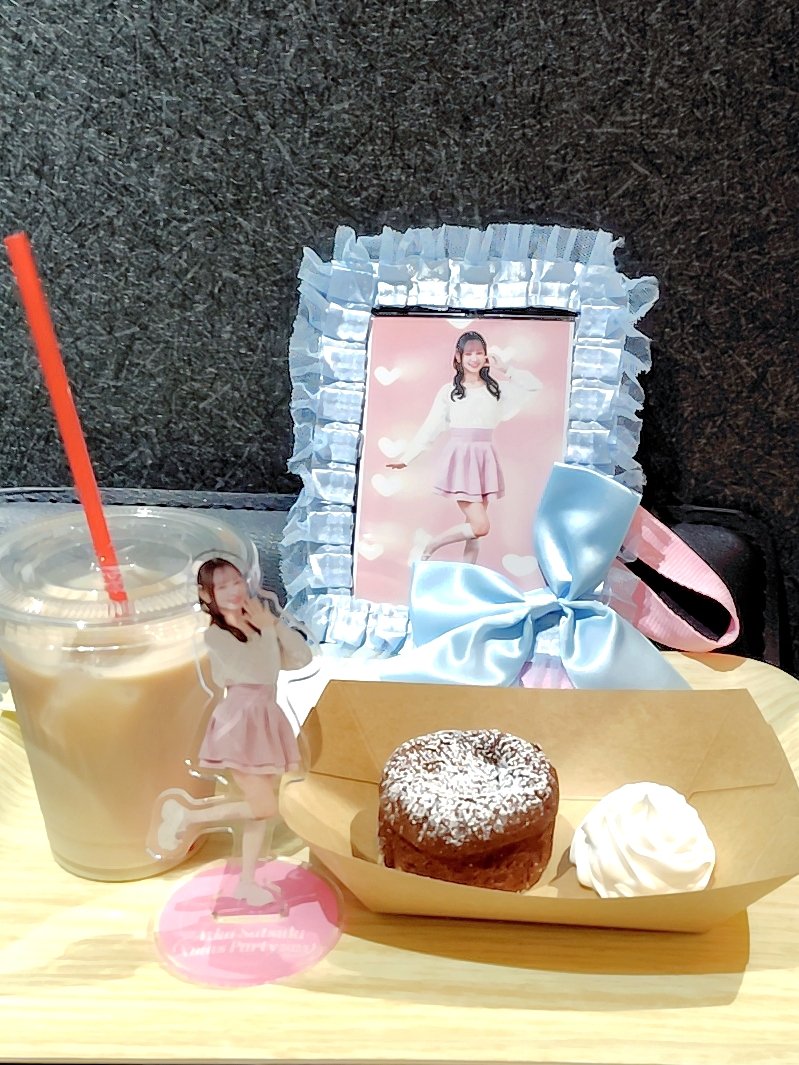 終演後に直筆サイン入りステッカーが100％当たる確変タイム来て2セット