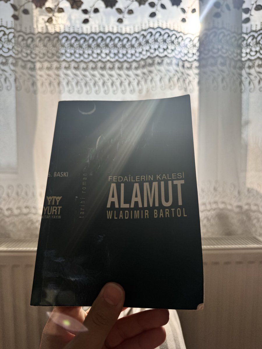 Evindorr's tweet image. Uzuuun zamandır bu kitabın hevesini bekliyordum sonunda☺️

#kitap