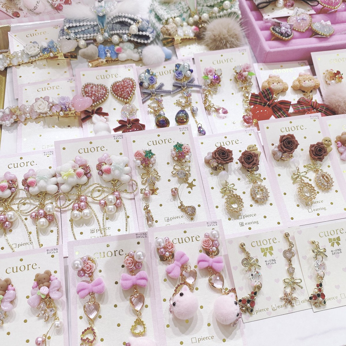 Kawaii__Stars's tweet photo. Kawaii☆Stars 4周年パーティー🎉
ラフォーレ原宿店

12/20
ただ今の店舗状況です♡

cuore.さま

今の時期にかわいい💕
ふわふわファーのヘアクリップや
イヤリングなど💭🎵
女の子の大好きが詰まったアイテムが
勢ぞろい🫶🏻💖

ぜひ店頭でご覧くださいませ♡ https://t.co/fZw9Zthx8q