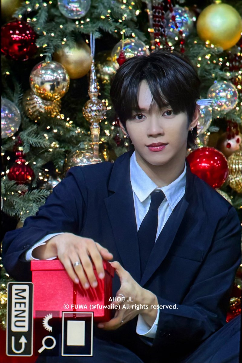 fuwaiie's tweet photo. 251220 대면 팬싸

선물 주세요//

#AHOF #아홉
#JL #제이엘 https://t.co/JXaYQEIxPv