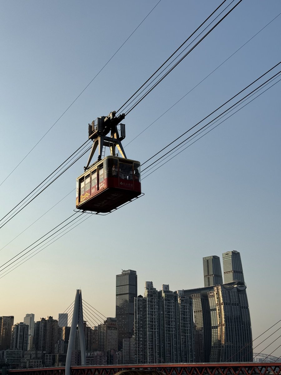 iChongqing_CIMC's tweet photo. A sunny day in Chongqing calls for a ride on the Yangtze River Cableway! ☀️🚡
📷Julius
#Chongqing #Vibes #YangtzeCableway #SunnyDay #Adventure #Explore https://t.co/DmXEILpfm4