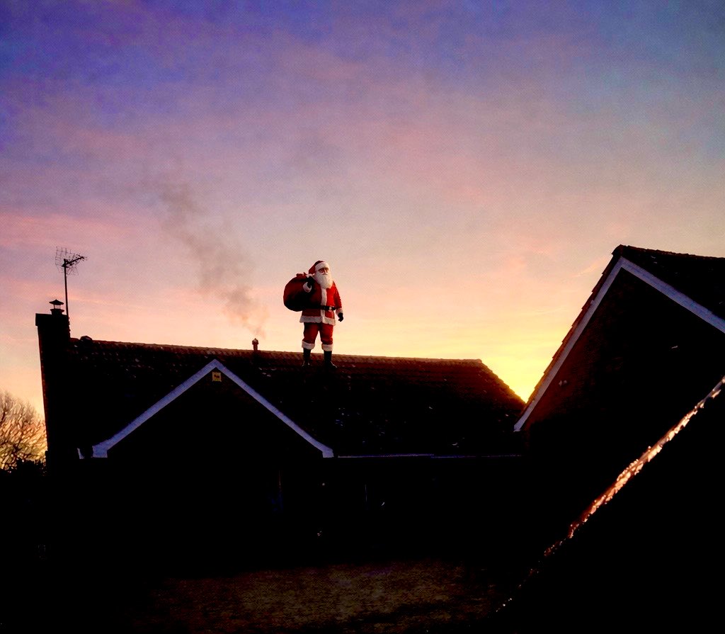 Wishing you all a Merry Christmas, health, happiness and very prosperous new year from all at Hillyard Roofing 🌲🎅🎄🎁🏡