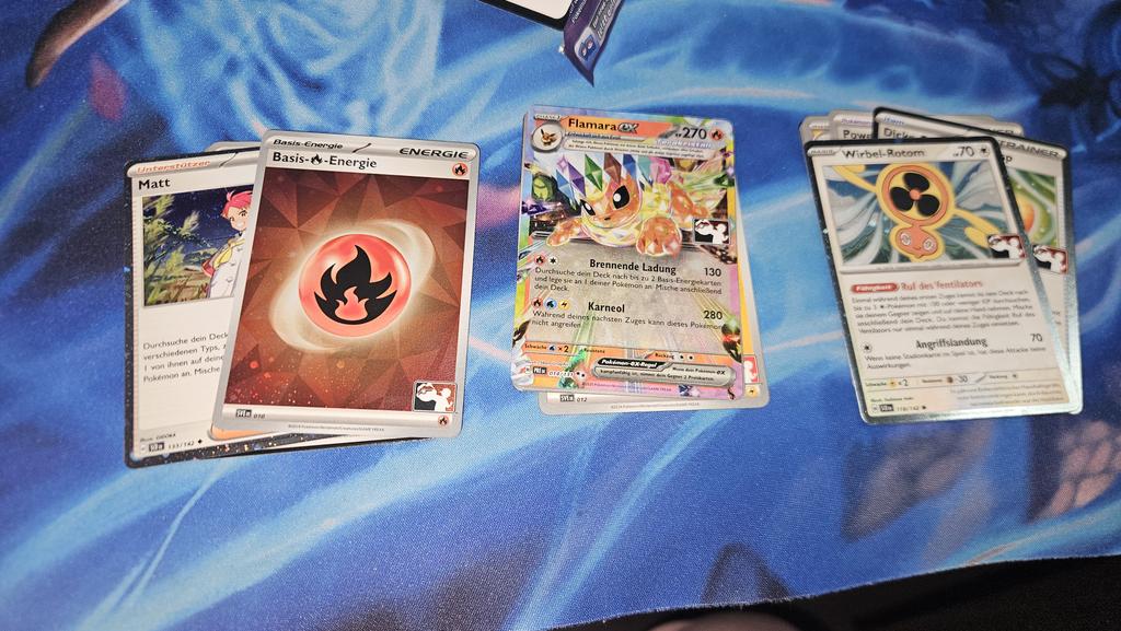 Do you ever feel like opening prize packs gives you a hint?