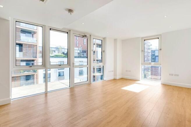 LookProperty's tweet image. TO LET 🏡

Charles Newell Court, Bow E3 3XH 📍

£2,900pcm 💷

- MODERN DEVELOPMENT
- EASY ACCESS TO CANARY WHARF
- THREE BEDROOMS &amp;amp; TWO BATHROOMS
- AVAILABLE UNFURNISHED

rightmove.co.uk/properties/140…