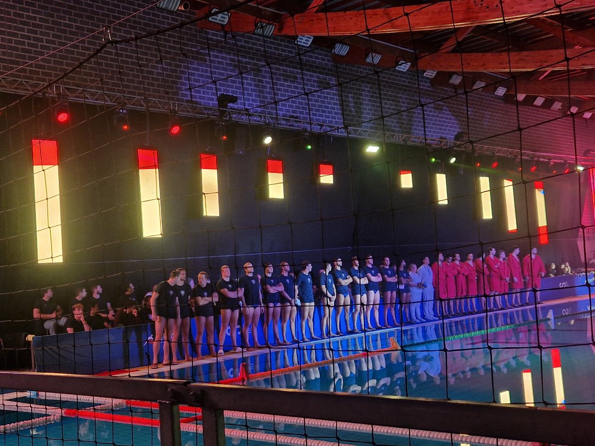 Gran tarde de waterpolo en Barcelona 🏟️💦

Ciutadans Barcelona presente en la Waterpolo Christmas Cup, disfrutando de la victoria de España 🇪🇸 frente a EE. UU. 🇺🇸 por 16–9.

¡Orgullo de equipo y de deporte! 💪🔥
#Waterpolo #ChristmasCup #España #Barcelona