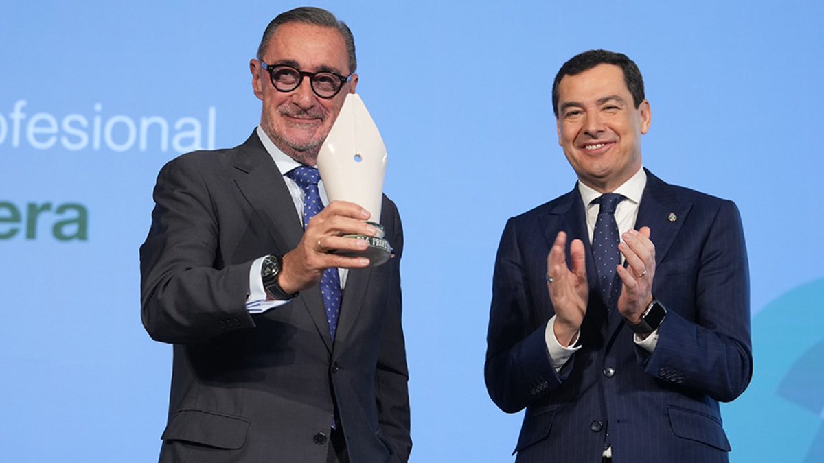 Ayer, Juanma Moreno entregó el Premio de Periodismo de la Junta a Carlos Herrera. Es uno de los mayores especuladores inmobiliarios y capo de pisos turísticos en Andalucía. Gana 20.000€/día en COPE. Ha sido condenado por utilizar 4 sociedades pantalla para no pagar impuestos.