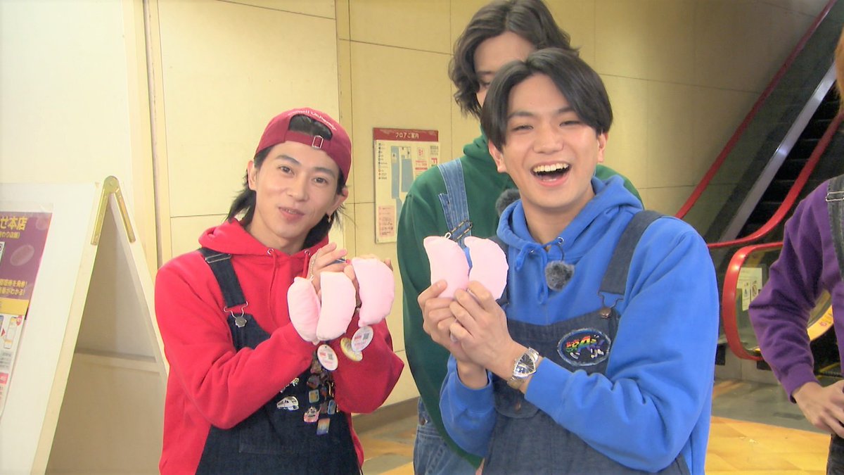 \🥟叩いて！被って！餃子でドーン🥟/

今夜の #あっちこっちAぇǃ

#Aぇǃgroup が宇都宮餃子をかけてバトル⁉💥

#もんビバ 🆚 #さのすえ 勝つのはどっち？

🥟UFOキャッチャー対決🛸
1番上手いメンバーはだーれだ？

今夜0時25分放送🫧