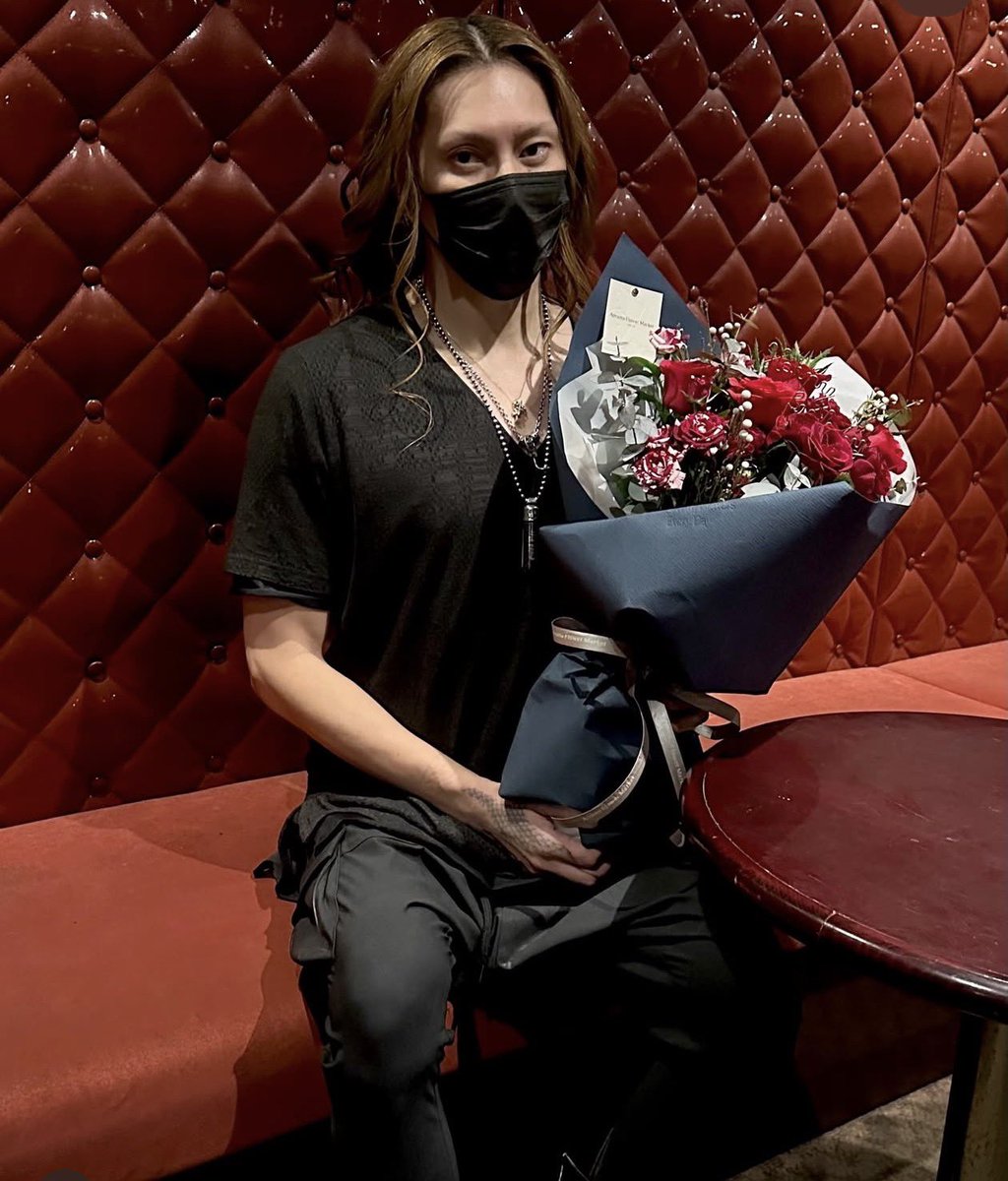 Aether01__'s tweet photo. Happy Birthday Big Gurl !!!

I just saw the new pics that dropped from his latest show he's so handsome omg I miss him dearly 🥹🌹✨️ https://t.co/7zJ8wvkSCJ