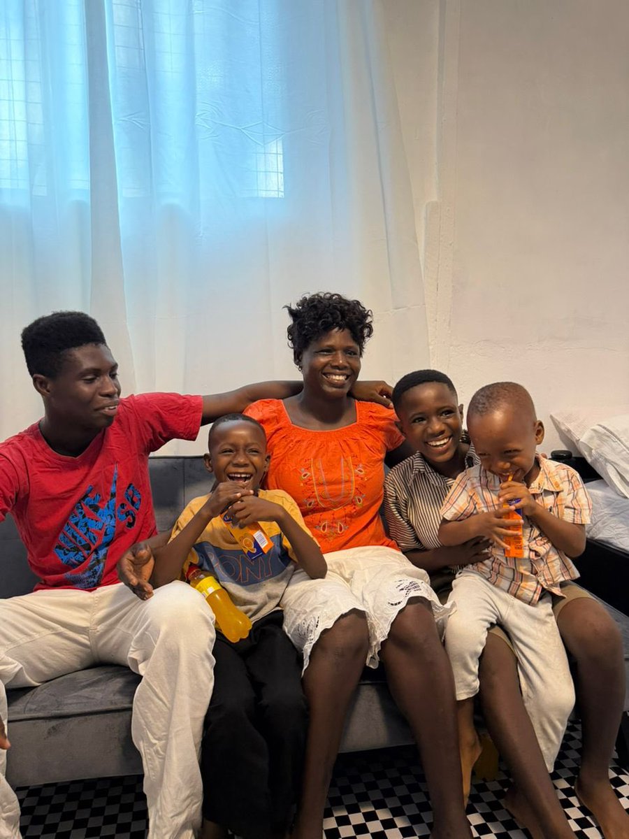 AkosuaMenalin's tweet photo. Spreading positivity wherever they go. The Mitch Brothers took that #MB28 message and built a house on it !! They’re blessed https://t.co/AhAZzMCmGD