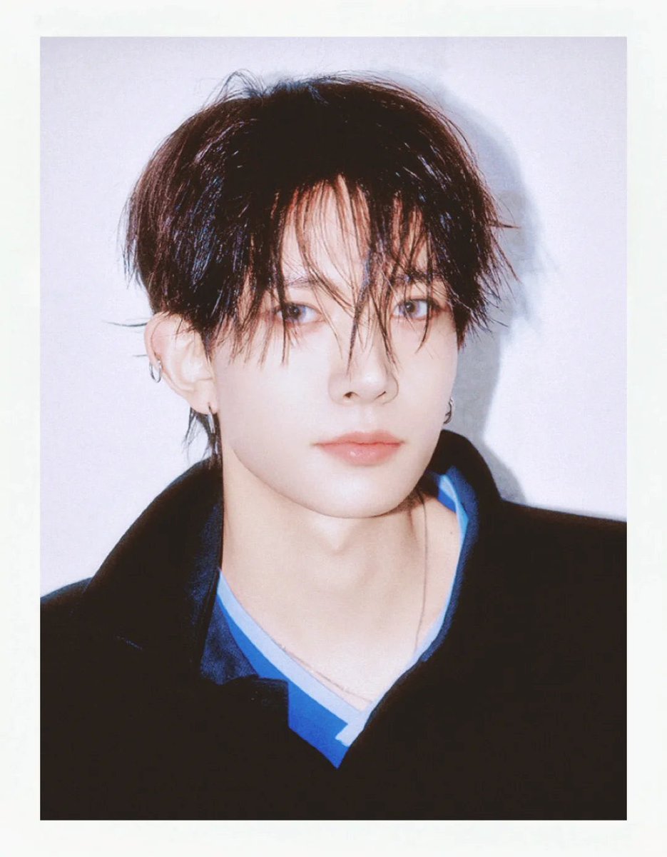 he makes me doubt he’s even real because of how beautiful he’s..