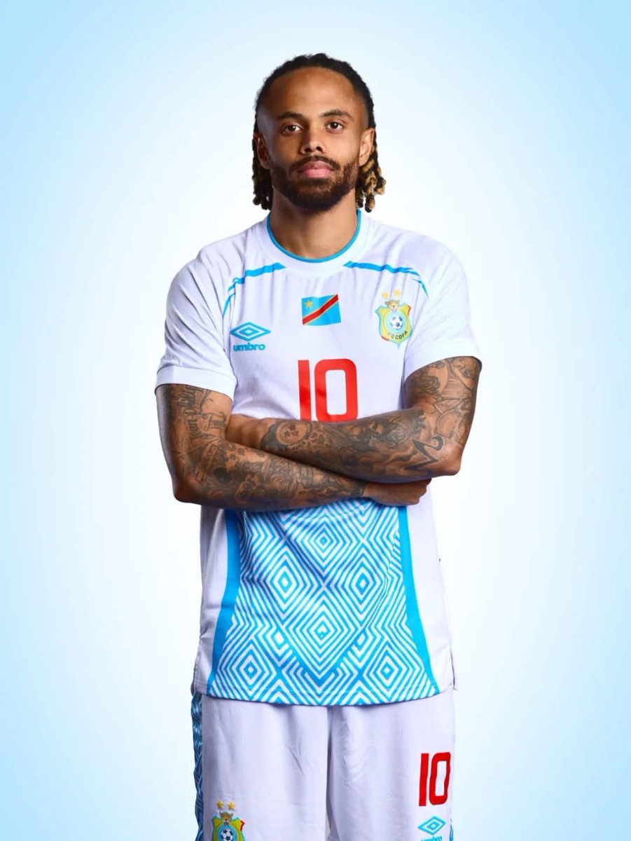 🇨🇩 [𝑺𝒆𝒍𝒆𝒄𝒕𝒊𝒐𝒏] Voici maintenant le maillot blanc (2) des Léopards 🐆 pour l’élégance et l’unité 
🐆🇨🇩💙❤️💛😍

#RDC | #Congo | #LeopardLeaderFoot