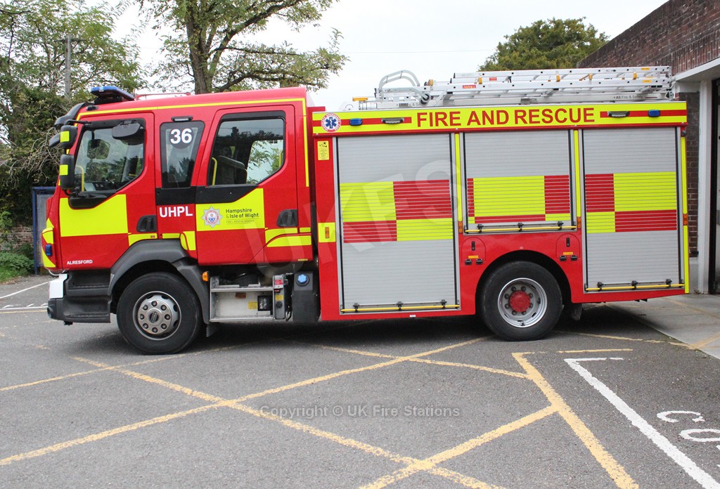 HAMPSHIRE &amp; IOW FRS - ALRESFORD
<a href="/HantsIOW_fire/">Hampshire & Isle of Wight Fire & Rescue Service</a> <a href="/Alresford36/">Alresford Fire Stn</a>