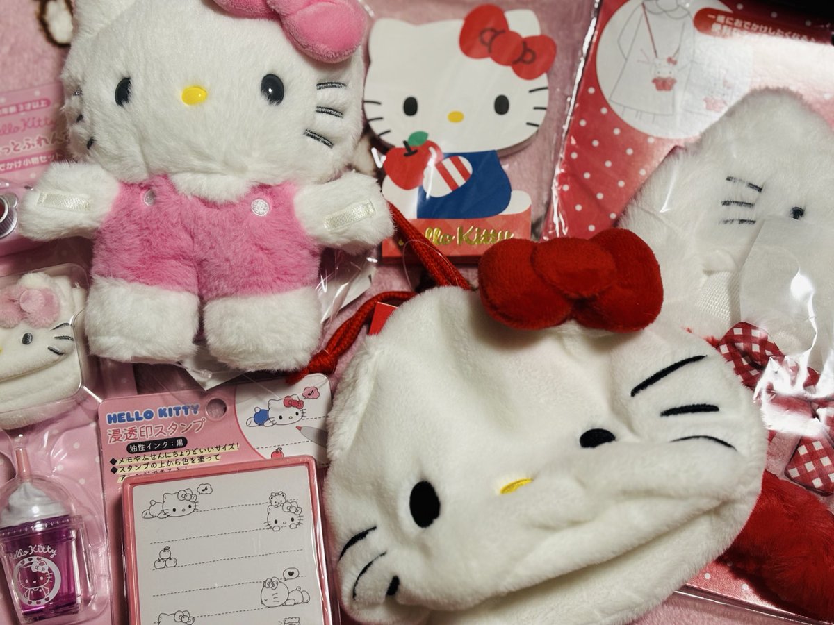 ❤モモエリ✕ハローキティ❤ 希少】モモエリ×ハローキティコラボストラップ2009年 激レア - メルカリ