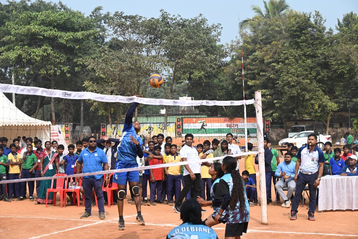 scstdevdept's tweet image. ସର୍‌ଗି ଫୁଲ୍ - ୨୦୨୫ରେ ଭଲିବଲ୍ ପ୍ରତିଯୋଗିତା
ଶକ୍ତି, ଆତ୍ମବିଶ୍ୱାସ ଓ ଦଳୀୟ ଏକତାର ଜୀବନ୍ତ ପ୍ରଦର୍ଶନ।#sargiful - Day3