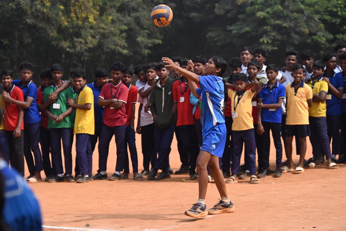 scstdevdept's tweet image. ସର୍‌ଗି ଫୁଲ୍ - ୨୦୨୫ରେ ଭଲିବଲ୍ ପ୍ରତିଯୋଗିତା
ଶକ୍ତି, ଆତ୍ମବିଶ୍ୱାସ ଓ ଦଳୀୟ ଏକତାର ଜୀବନ୍ତ ପ୍ରଦର୍ଶନ।#sargiful - Day3