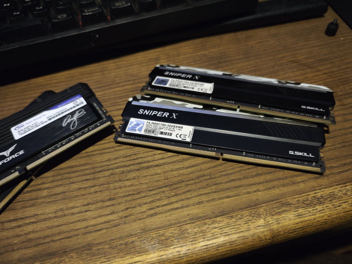 ついでに我が家ではもうDDR4の使い道がないので3600Mhzの16GBx2も一緒