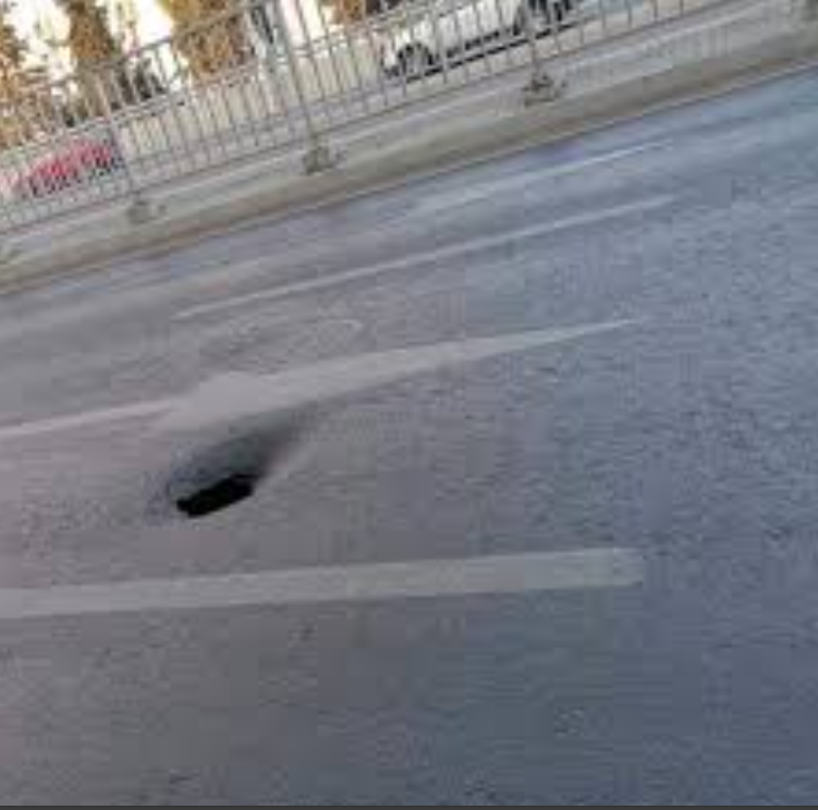 الحبس سنة لأب وابنه بعد سرقة غطاء منهل وبيعه مقابل 75 دينارًا 