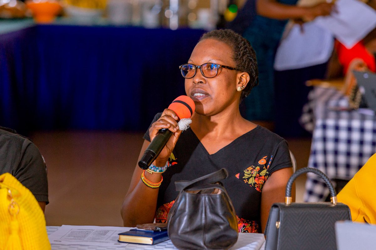 glcsms's tweet image. Uganda’s journalism faces threats, with violations rising between 2018 and 2020, says the Human Rights Network of Journalists, as Uganda fell to 132/180 in 2022.