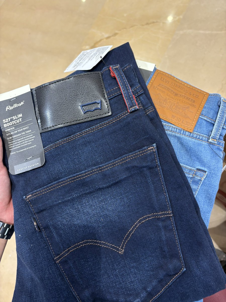 インドのリーバイスでデニム見てたら勝手に値下げ交渉を店側が初めて