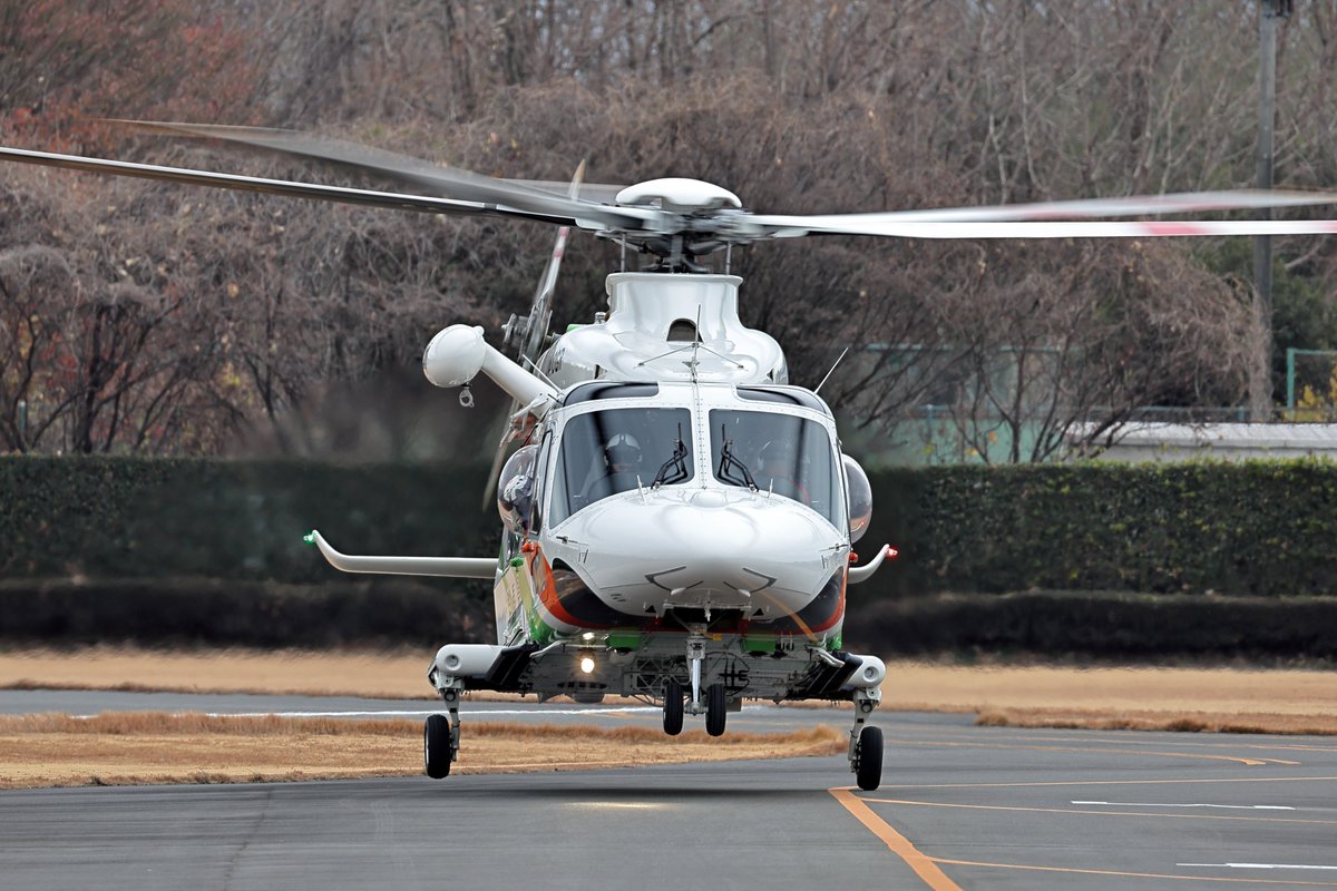 stone15DJ's tweet photo. 2025/12/20
群馬県防災航空隊    
JA10GR　はるな    
Leonardo AW139 https://t.co/6LY6rhEWc9