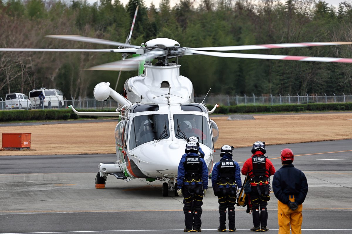 stone15DJ's tweet photo. 2025/12/20
群馬県防災航空隊    
JA10GR　はるな    
Leonardo AW139 https://t.co/6LY6rhEWc9