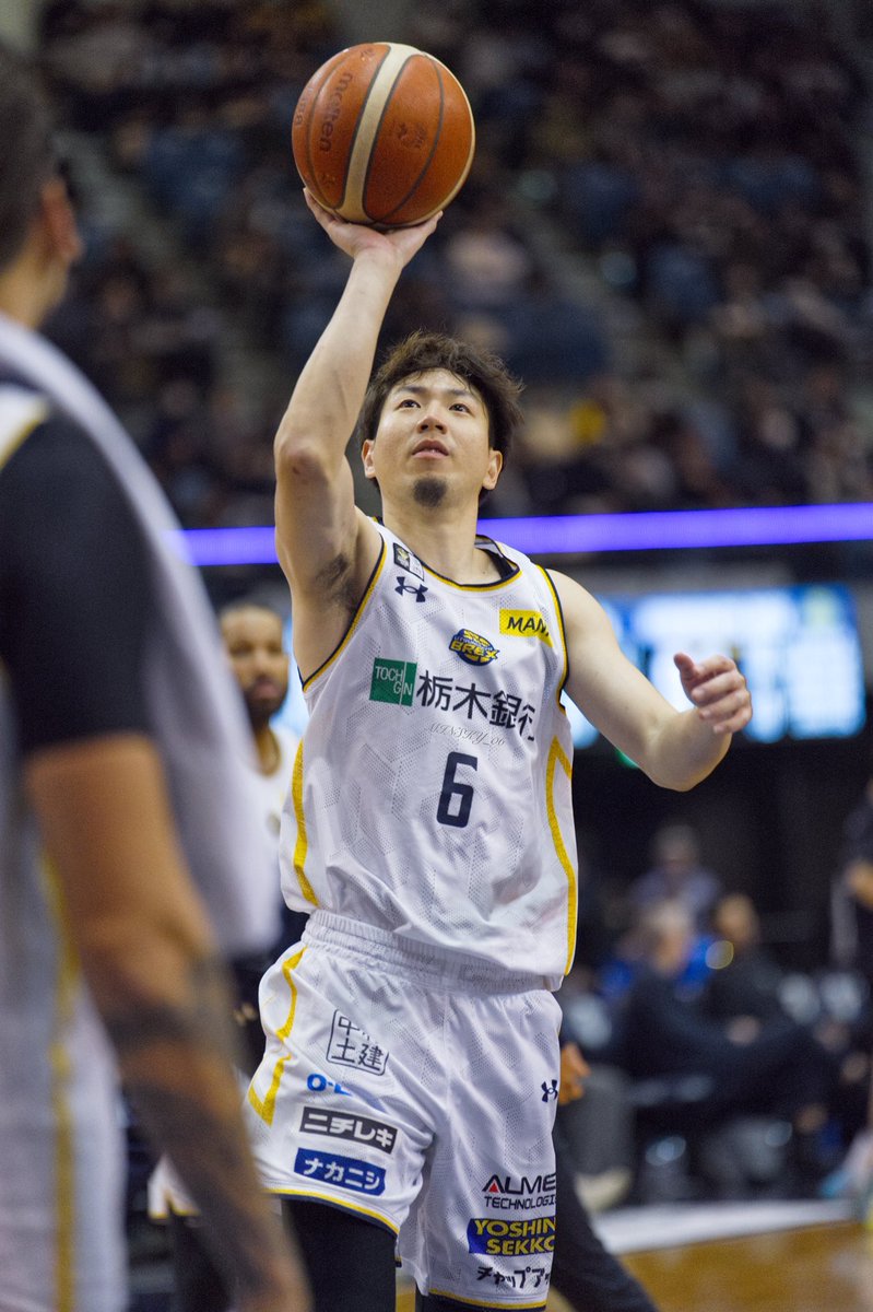 BREX WIN‼︎ スコア確認のために試合中断。ユニフォーム姿でアップを