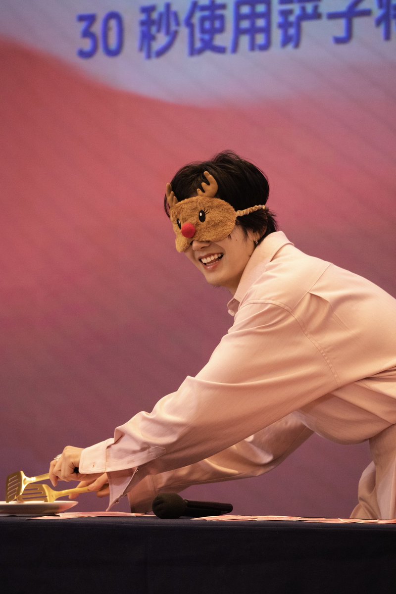 金老板快乐捞金💰

#BuildXmasParty
<a href="/JakeB4rever/">BIU.</a> 
#BuildJakapan 
#Beyourluve