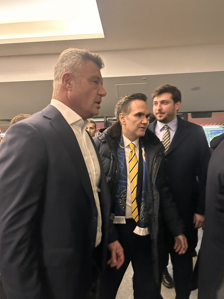 Fenerbahce her zaman dimdik ayakta!