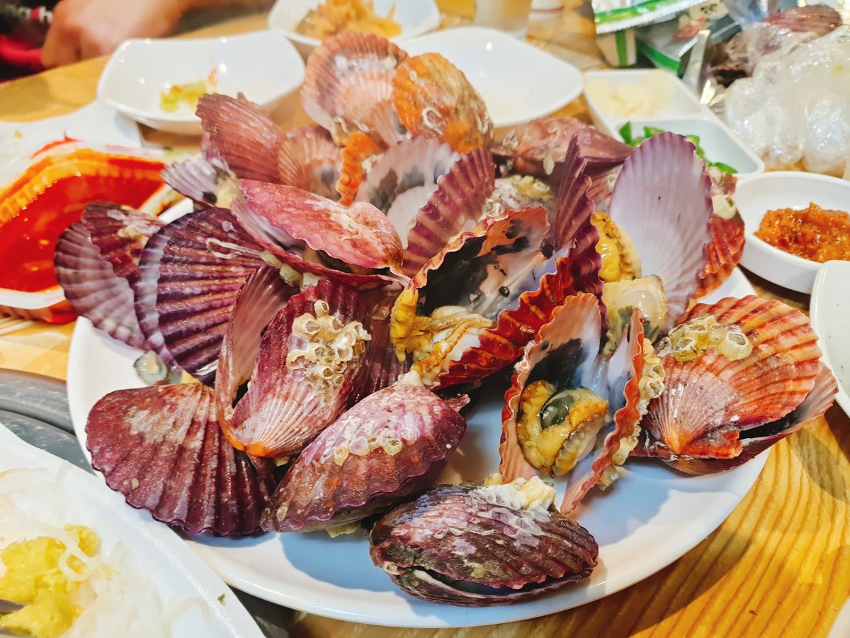 kmspluto2's tweet image. 연말에는 역시 대방어가 진리
다들 연말에 즐거운 뜨밤 보내시고 엣찌하게~
#부평 #대방어 #술파티