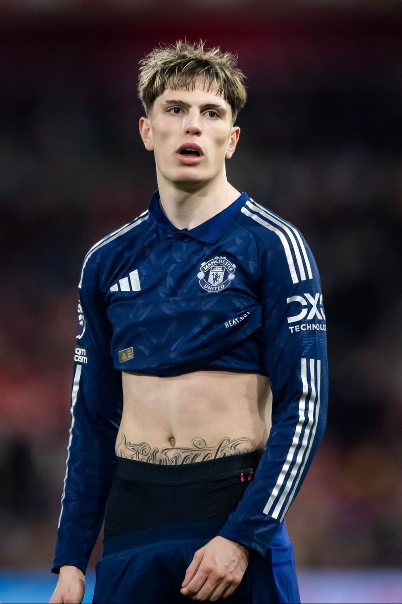 1ffode1's tweet image. Go follow my guy
@igarna_17