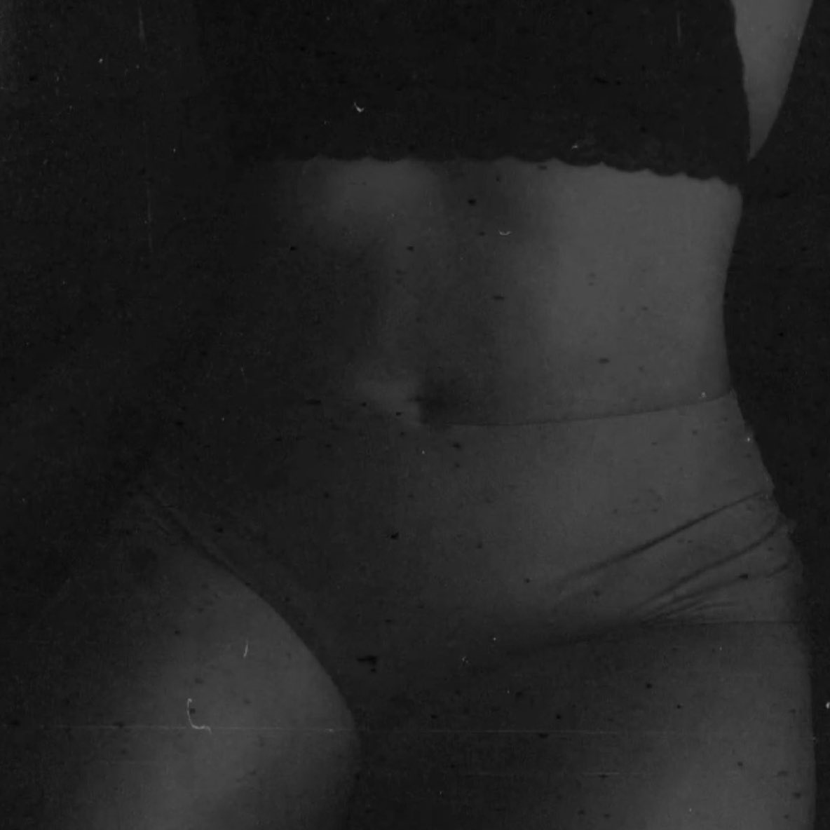 bitemered's tweet image. tummyyyy