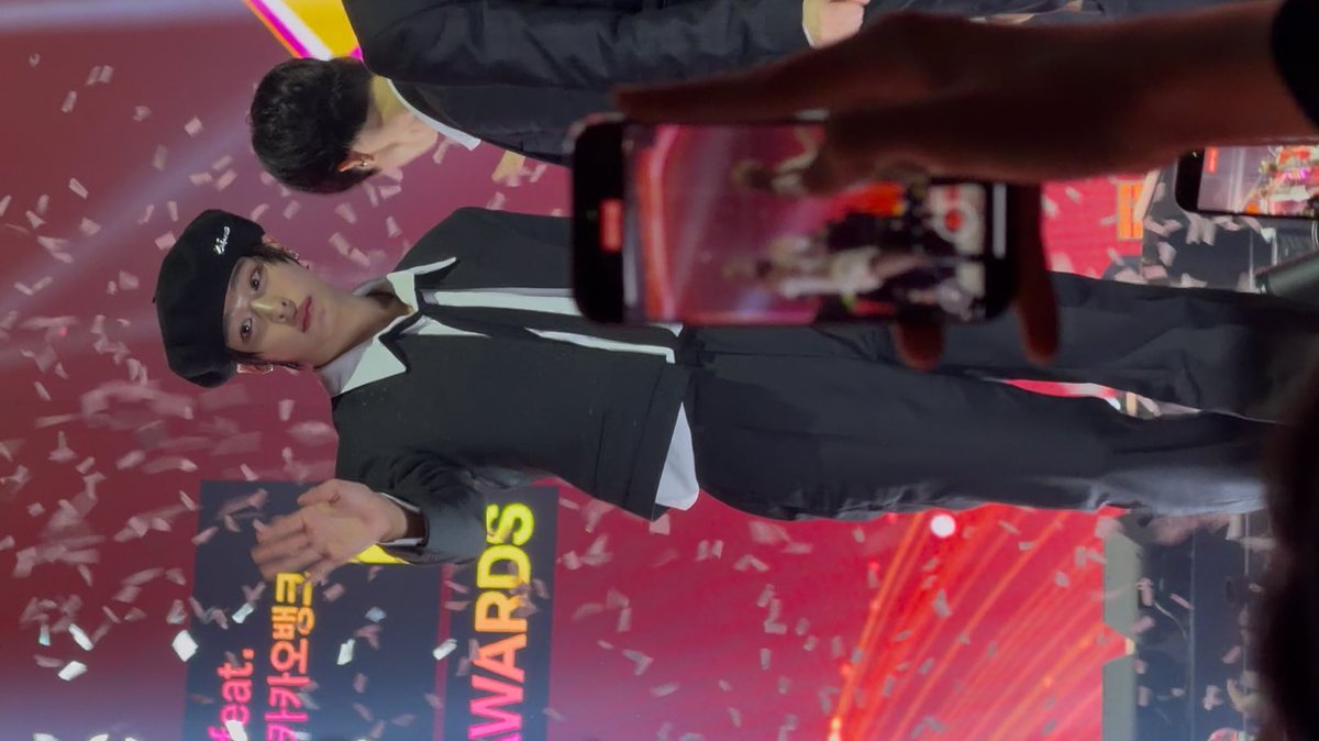 벌써 연말이라고
믿겨가않됨