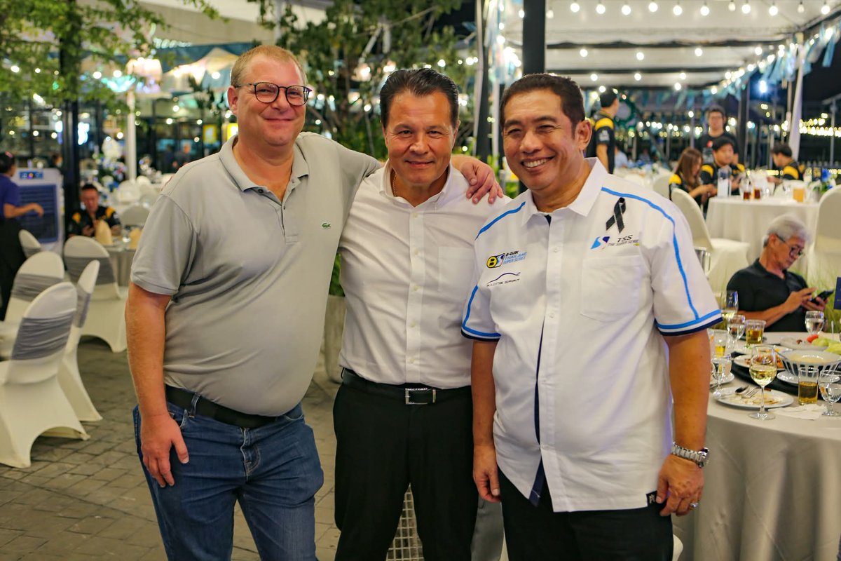 #TSS -  Another amazing year in the history of B-Quik Absolute Racing comes to an end.

A spectacular and beautiful ending with the prestgious “Night of Champions 2025”.

#BquikAbsoluteRacing